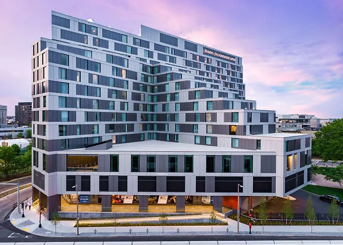 Hampton By Hilton At The Boston Seaport District Hotel