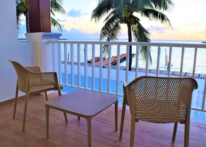 Bartolome Oceanfront Suites Isla Mujeres