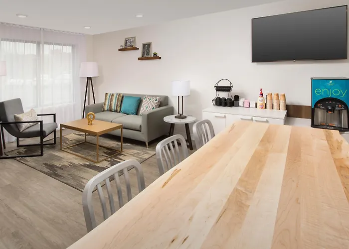 Woodspring Suites Meridian