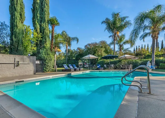 University Park Inn & Suites, An Ascend Collection Hotel Davis