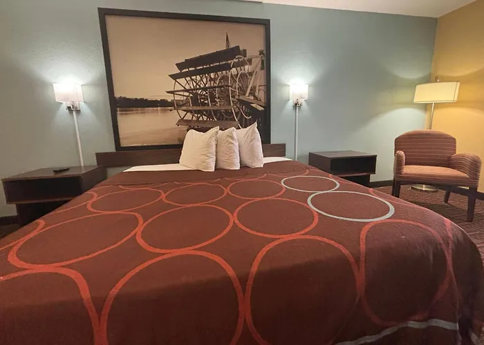 Super 8 By Wyndham Peoria Motel