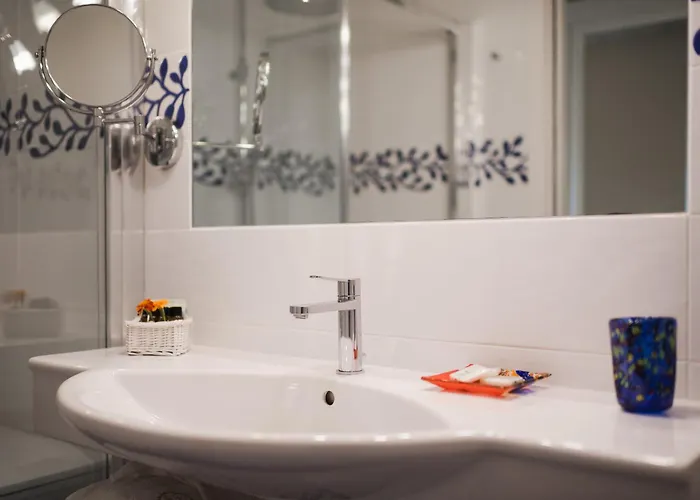 Villa Madrina Lovely And Dynamic Hotel Garda 