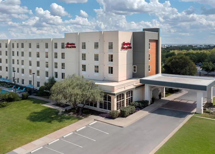 Hampton Inn & Suites-Austin Airport