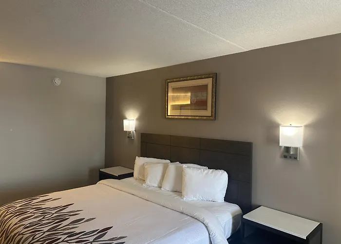 Red Roof Inn Media