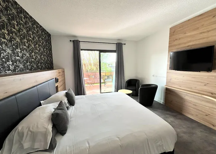 Hotel Les Nevons LʼIsle-sur-la-Sorgue