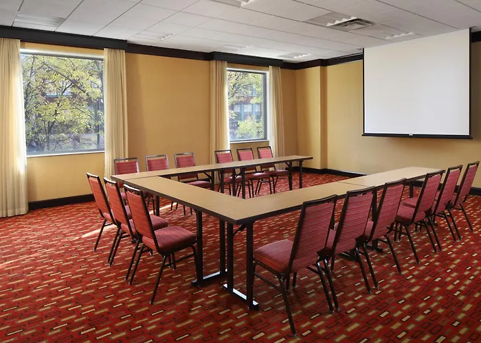 Courtyard Grand Rapids Downtown Hotel