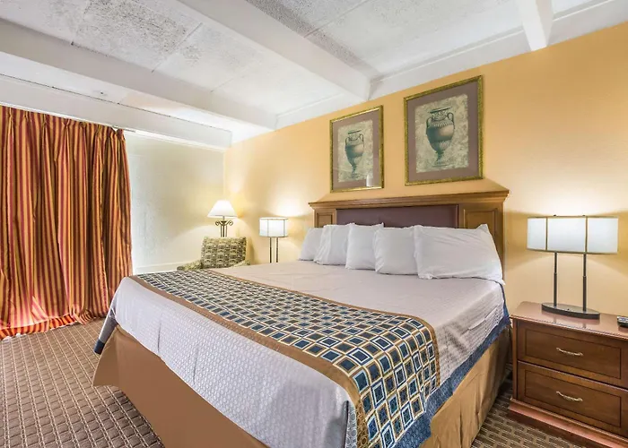 Super 8 By Wyndham Macon Ga Hotel