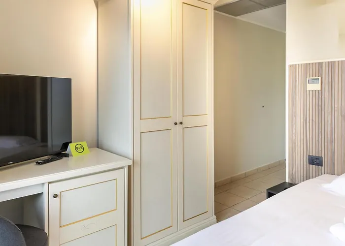B&B HOTEL Pomezia Cortese