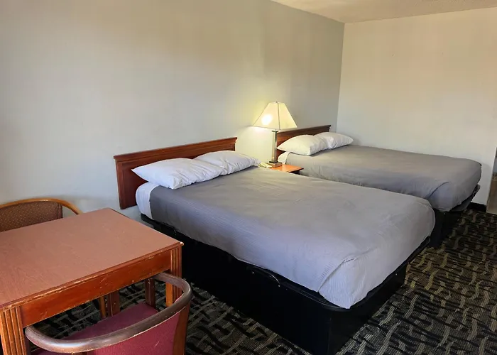 Newnan Nook Hotel