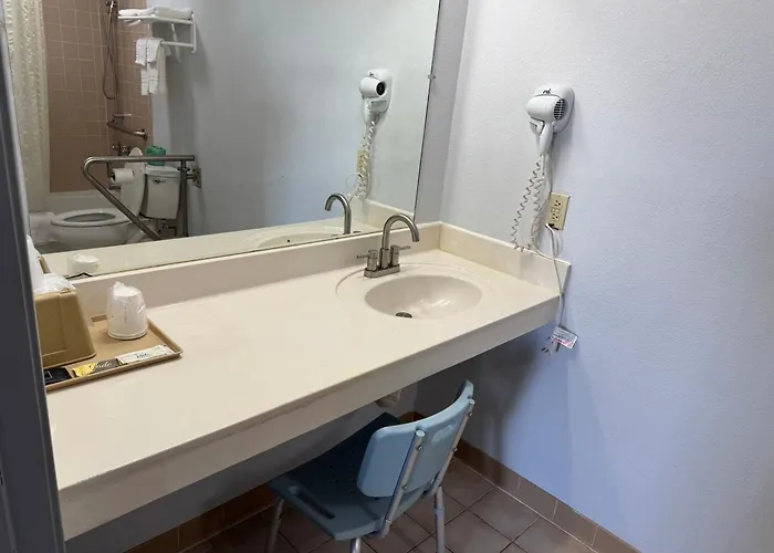 Newnan Nook Hotel