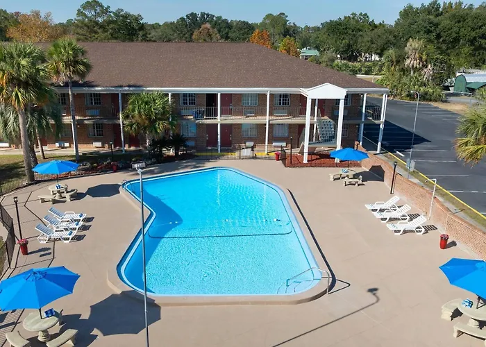 Super 8 By Wyndham Lake City