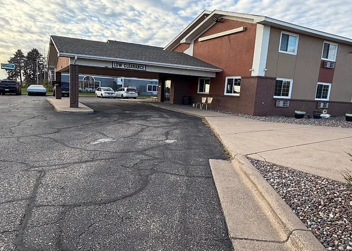 Coratel Inn And Suites By Jasper Stillwater