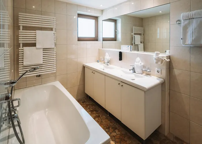 Hotel Garni Alpenjuwel Serfaus