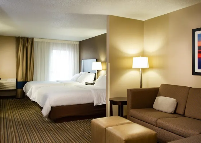Holiday Inn Express & Suites Hayward By Ihg
