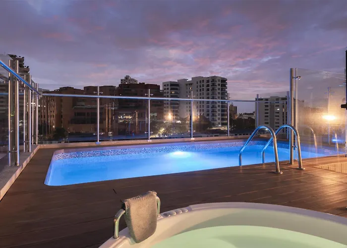 Hampton By Hilton Cali Hotel
