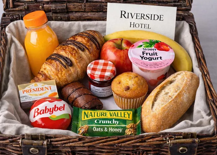 Riverside Hotel