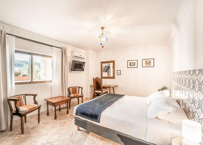 Hoteles en Monda