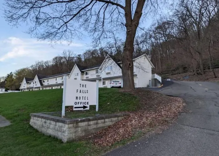 The Falls Motel - 2 Mi To " Watkins Glen State Park, Wineries " And 4 Mi To Watkins Glen International Track " The Glen "