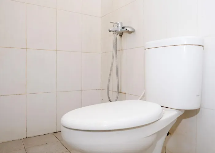 Urbanview Hotel Lilis Cempaka Mas Guesthouse