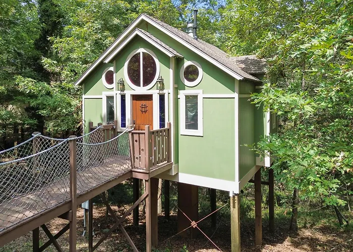 The Grand Treehouse Resort