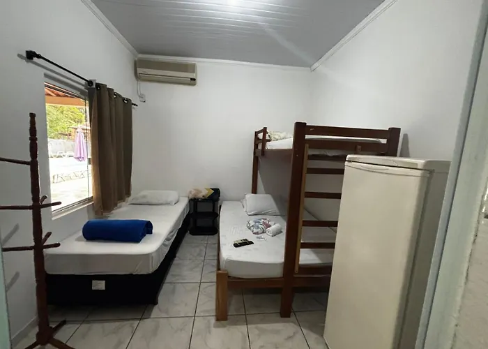 Recanto Pousada JU&JU com piscina COMPARTILHADA