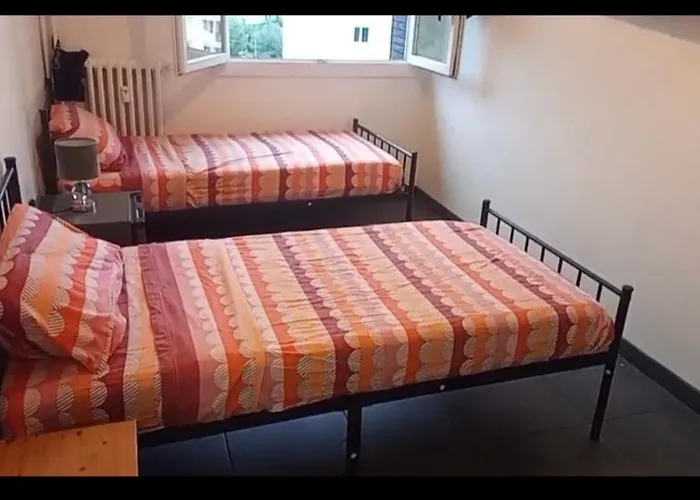 New Cheap Private Room, Kitchen , Overwieuw Sea,Tram On Spot, 12 Minutes From Nice Train Station With Tram , Beach In 17 Min Tram , Chambre Privee Pas Cher, Cuisine Equipee , Tram Sur Place, Apercu Mer, 12 Min De La Gare De Nice Avec Le Tram, 17 Min