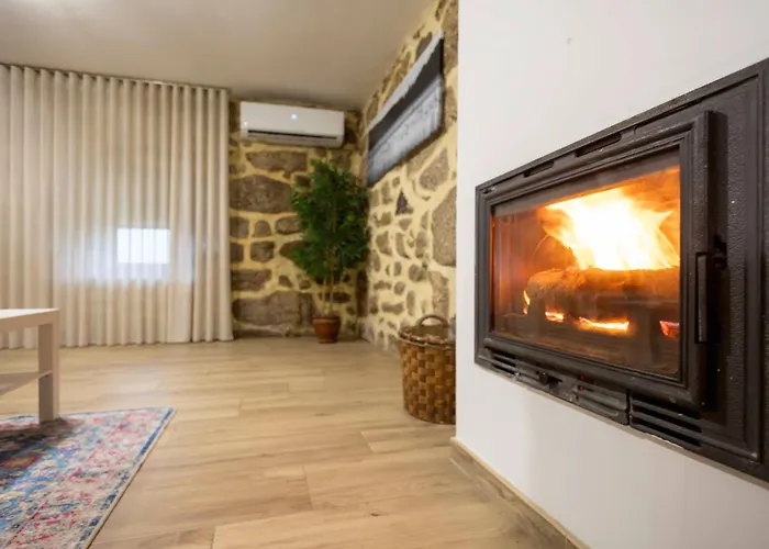 Alqueiturismo - Casas De Campo Guarda