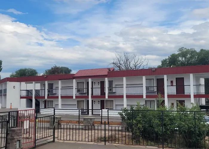 Red Arrow Inn & Suites, A Travelodge By Wyndham Montrose