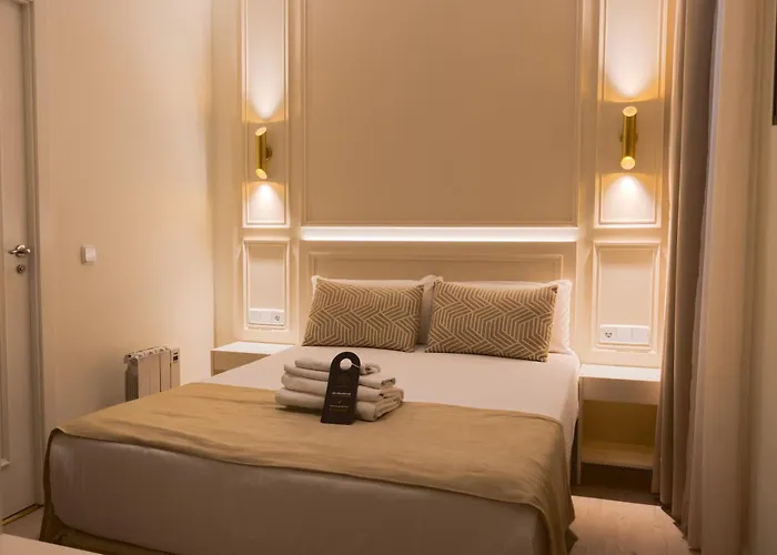 Le Petit Palue-Fuencarral Hotel Madri