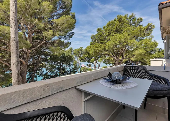 Beachfront Deluxe B&B Makarska