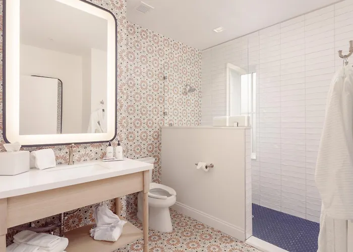 Lily Hall-A Boutique Hotel Pensacola