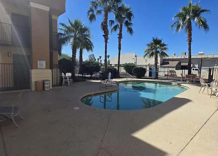 Quality Inn & Suites Near Downtown Mesa