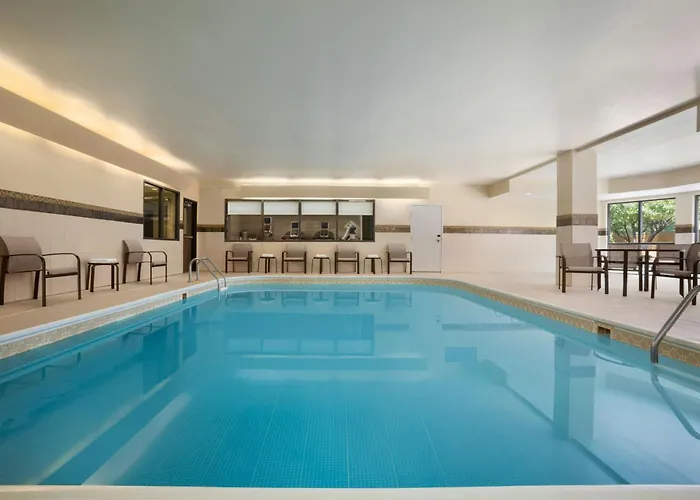 Courtyard By Marriott Springfield Hotel