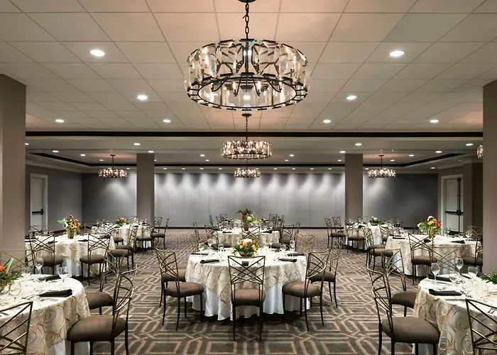 Memphis Riverline Hotel
