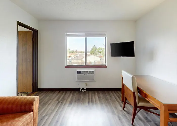 Oscoda Lakeside Hotel