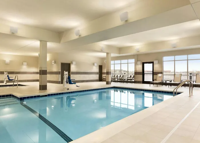 Courtyard By Marriott St Paul Woodbury Hotel