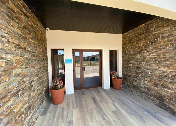 World Hotel Saint-Vulbas