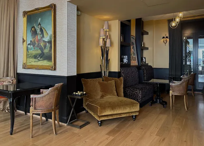 New Hotel République