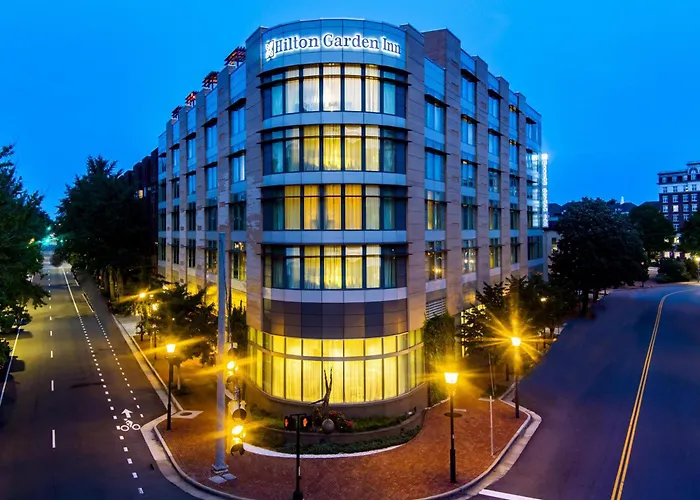 Hilton Garden Inn Alexandria Old Town National Harbor