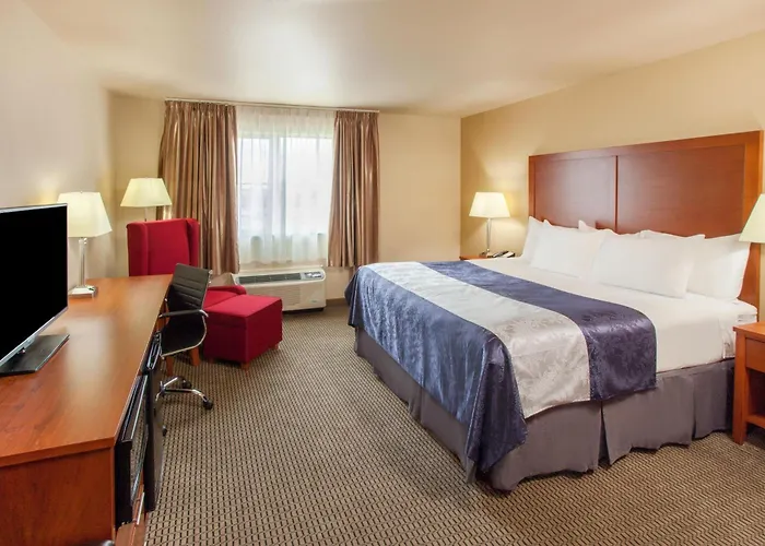 Baymont By Wyndham Grand Forks