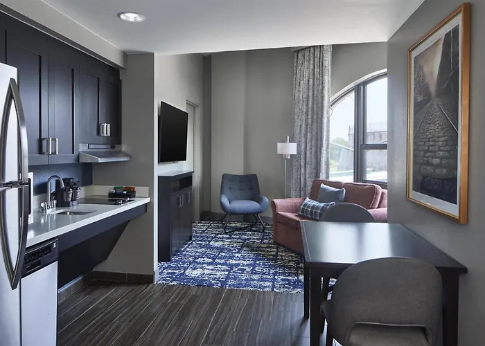 Homewood Suites Savannah Historic District/Riverfront