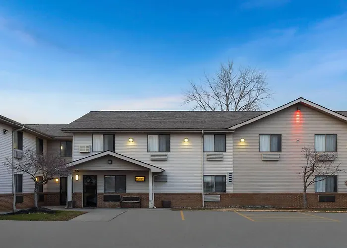 Super 8 By Wyndham Mentor/Cleveland Area Hotel