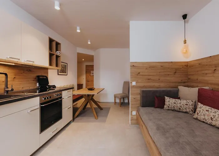 Residence Obermoarhof - Family Apartments With Pool & Playground Vandoies