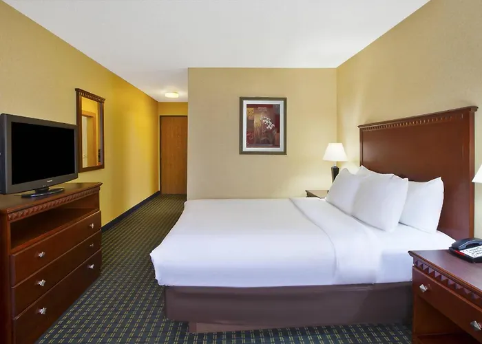 Quality Inn Marshall Near I-69