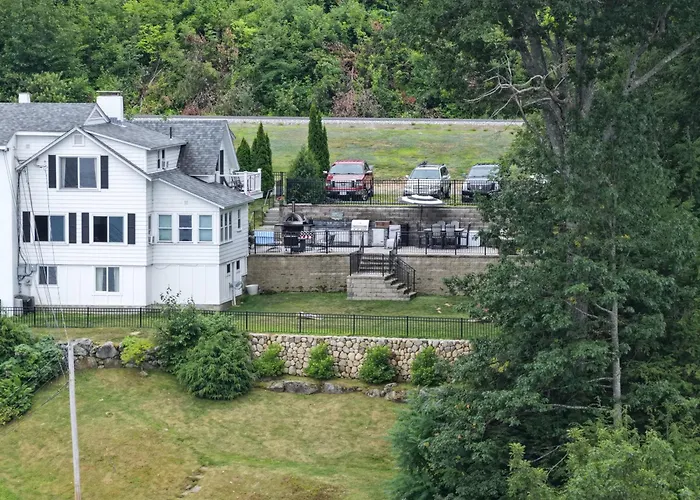 Belknap Point Inn