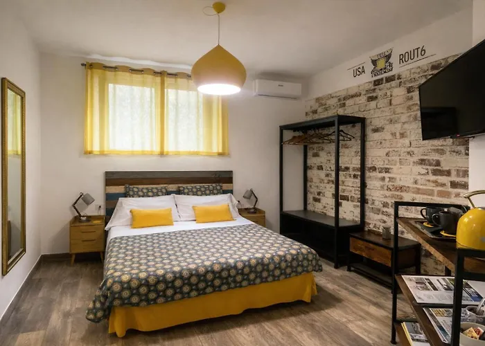 Industrial Chic House - Private Parking