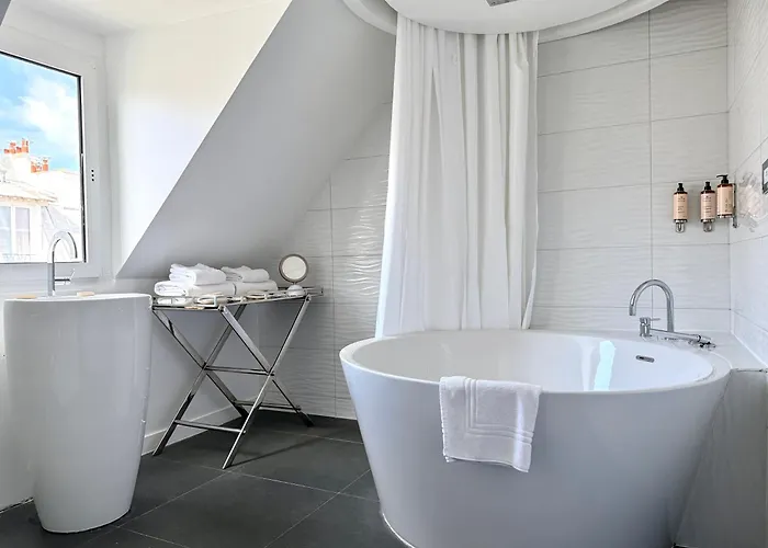 New Hotel République