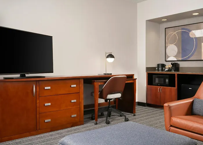 Courtyard By Marriott Albuquerque Airport Hotel