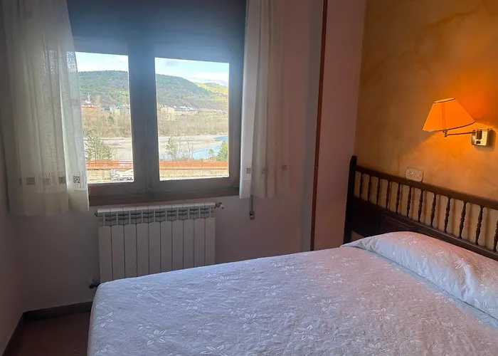 Hostal Pirineos Aínsa