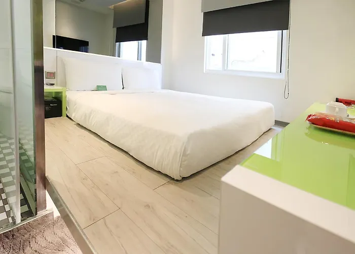 Cityinn Hotel Plus - Taichung Station Branch